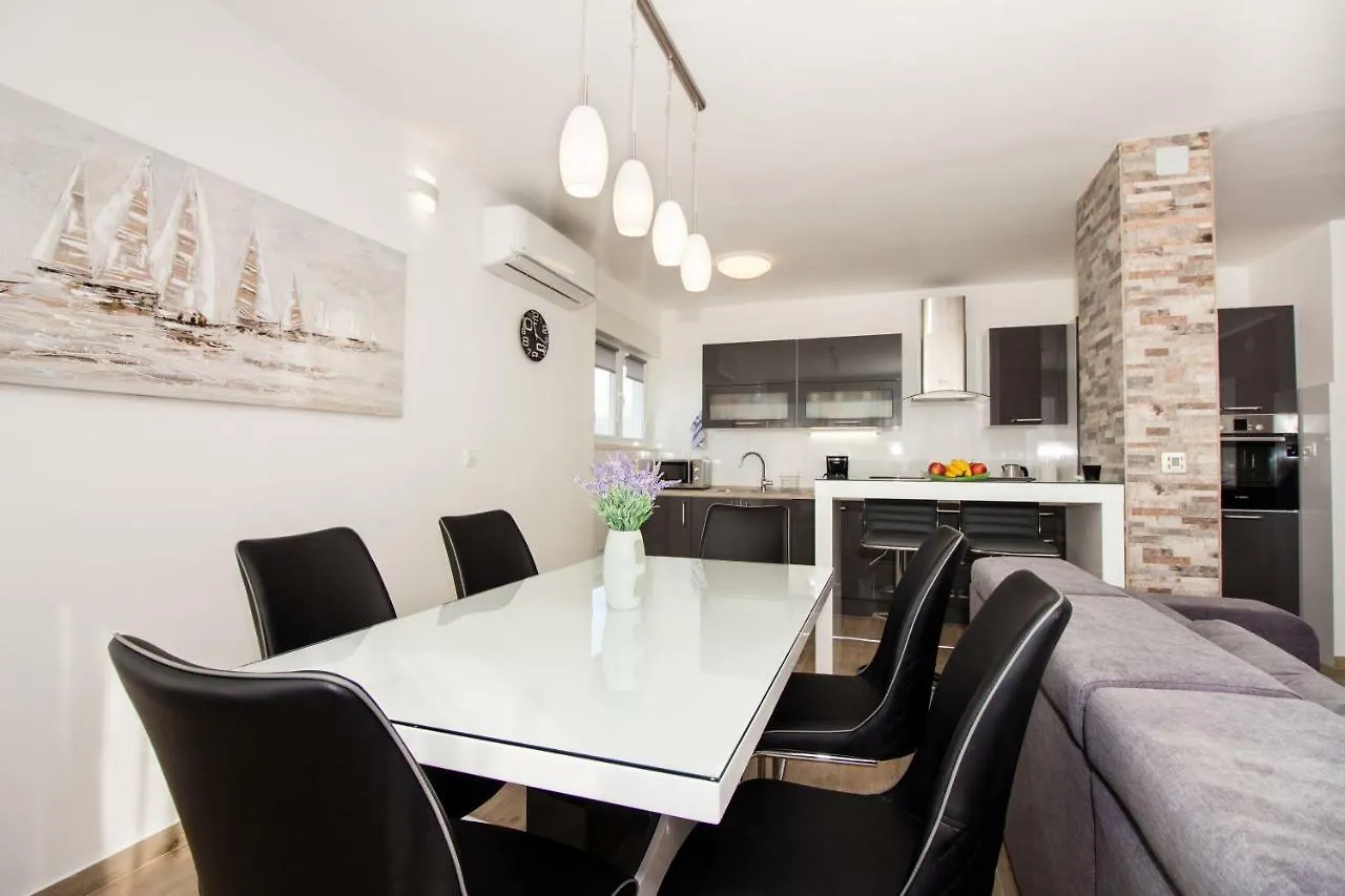 Deluxe Apartment Miro Split 0*,  Croatia